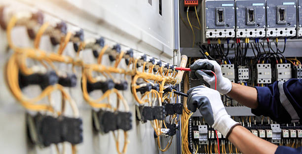 Professional Electrician technician working in Decatur, MS